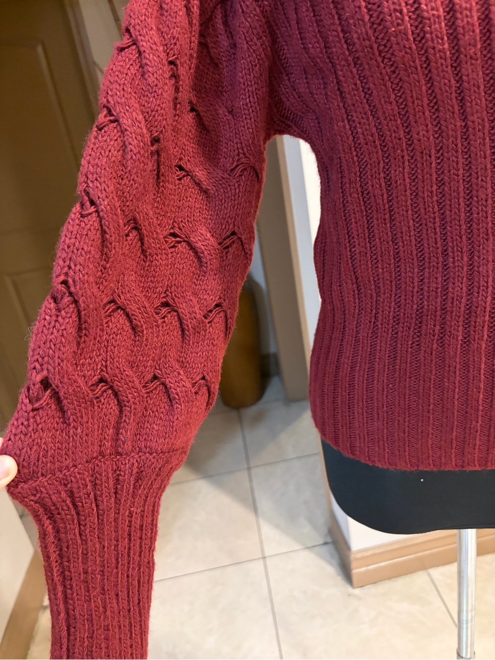 Moon River Ribbed Cable-Sleeve Turtleneck Sweater in Burgundy - Picture 5 of 6